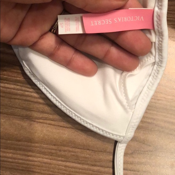 Victoria’s Secret Fish Net Triangle Bikini Bra - Picture 3 of 3